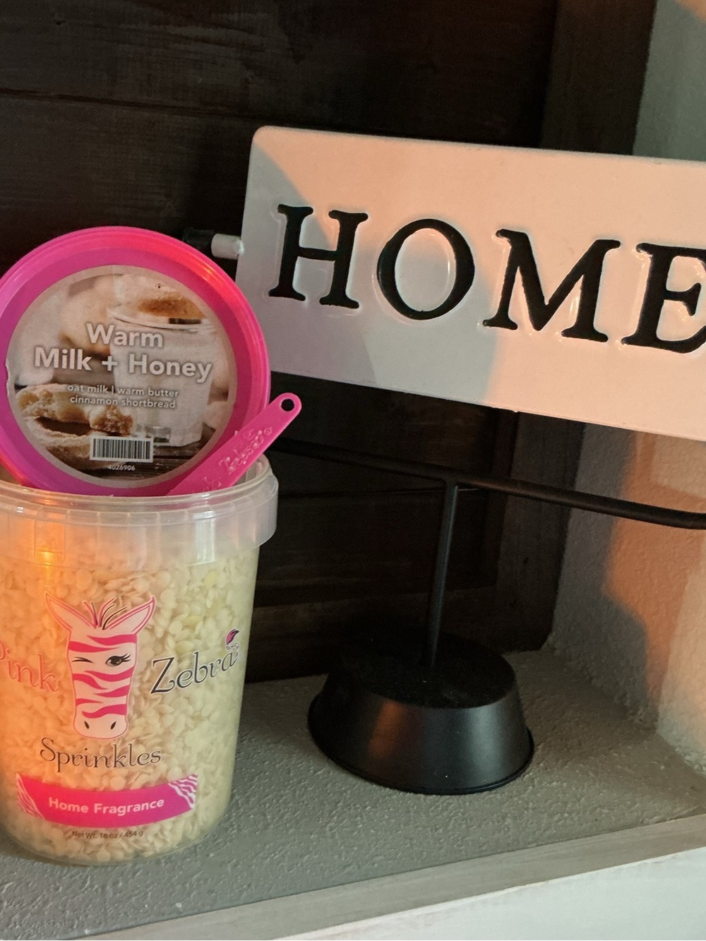 Warm Milk + Honey Pink Zebra Wax Melts in a 4 oz blend bag